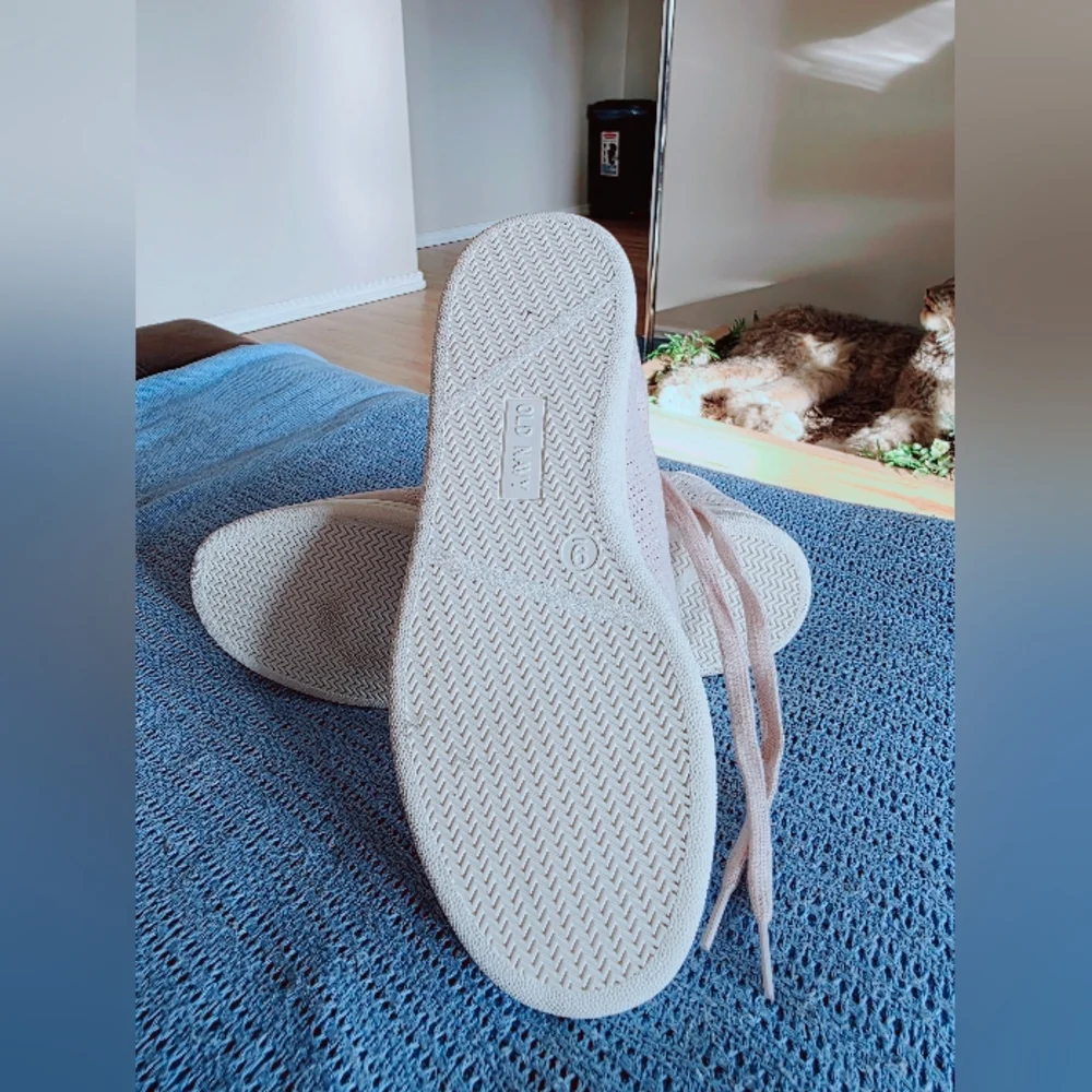 Old Navy Pink Women's Sneakers - Picture 3 of 4